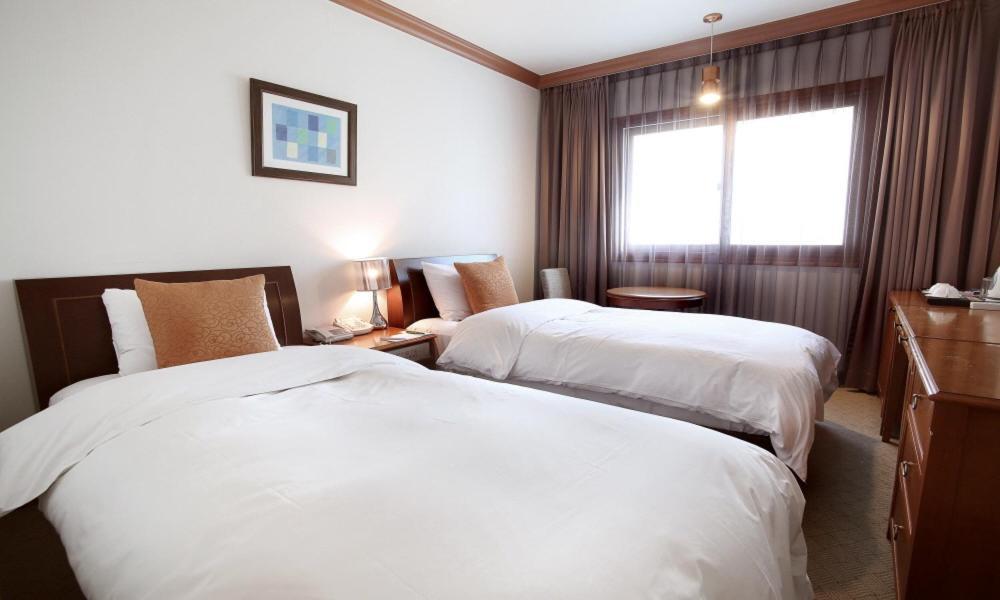 Admiral Hotel Geoje Buitenkant foto