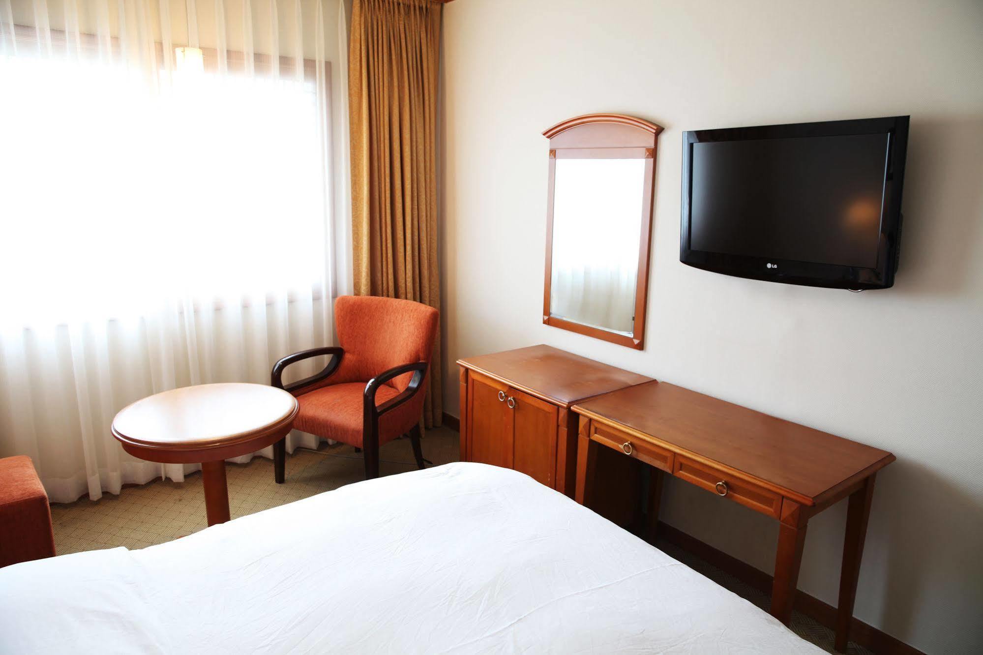 Admiral Hotel Geoje Buitenkant foto