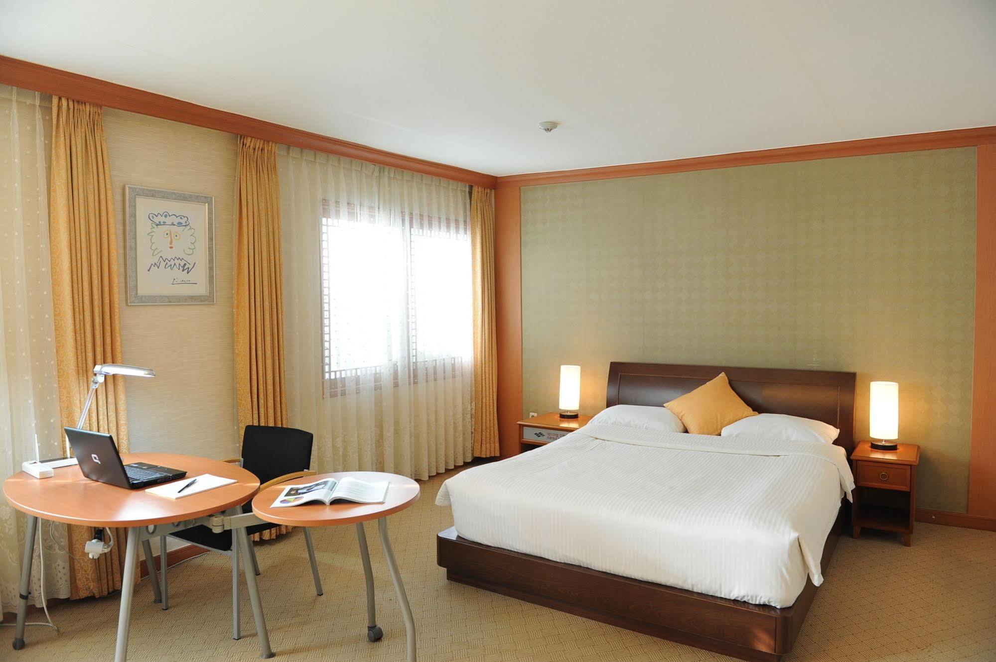 Admiral Hotel Geoje Buitenkant foto